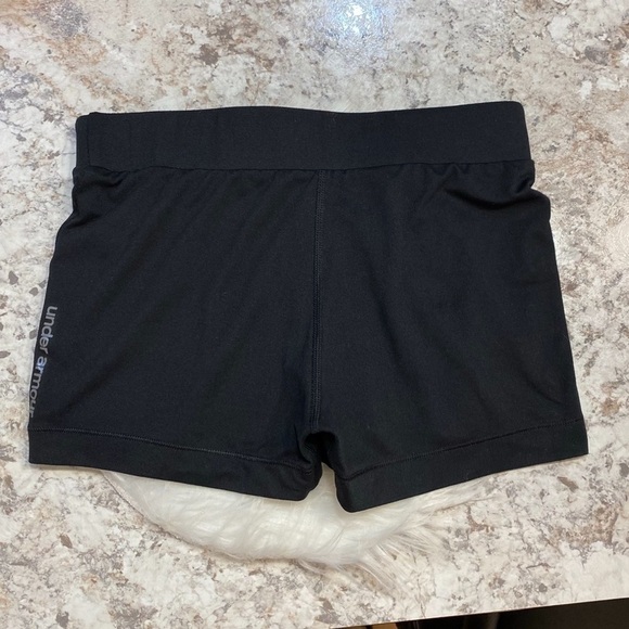 Under Armour Shorts Fitted Black Small - Picture 2 of 3